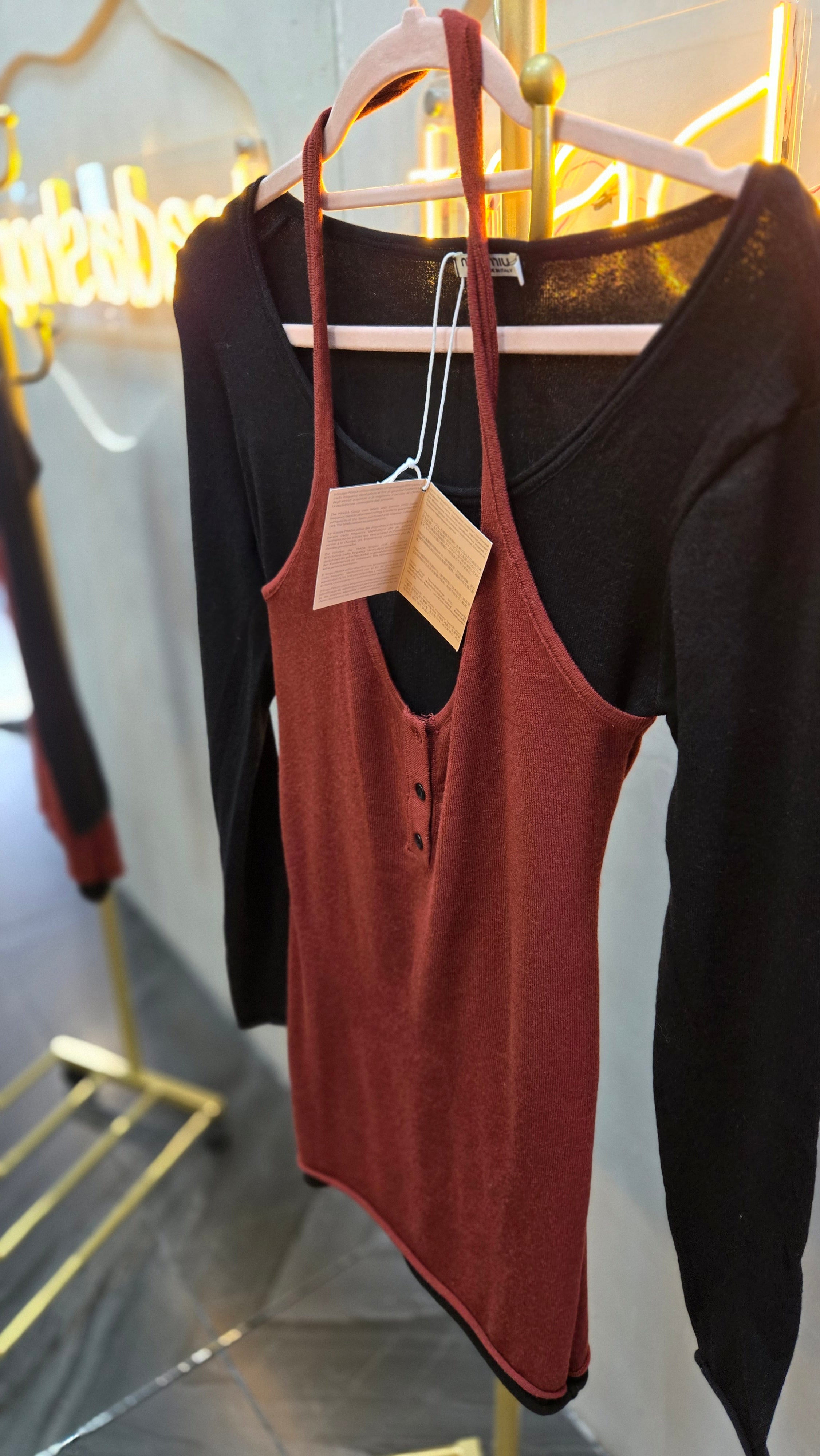 Vestido negro con tinto